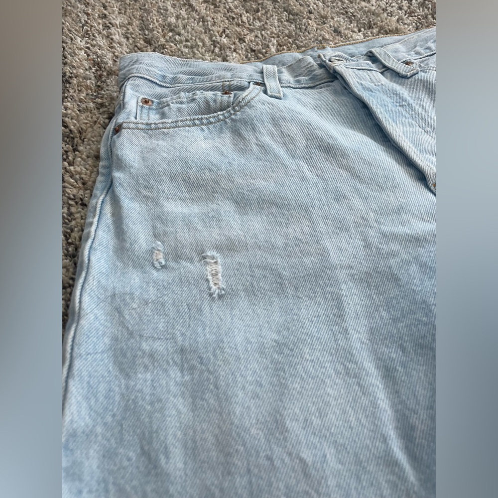 Levi's Woman’s light-wash Blue 501 Skinny Jeans Button-Fly distressed size 29 - Picture 5 of 14